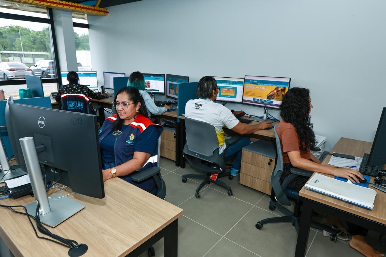 Implurb reforça atendimento para regularização de publicidade em Manaus