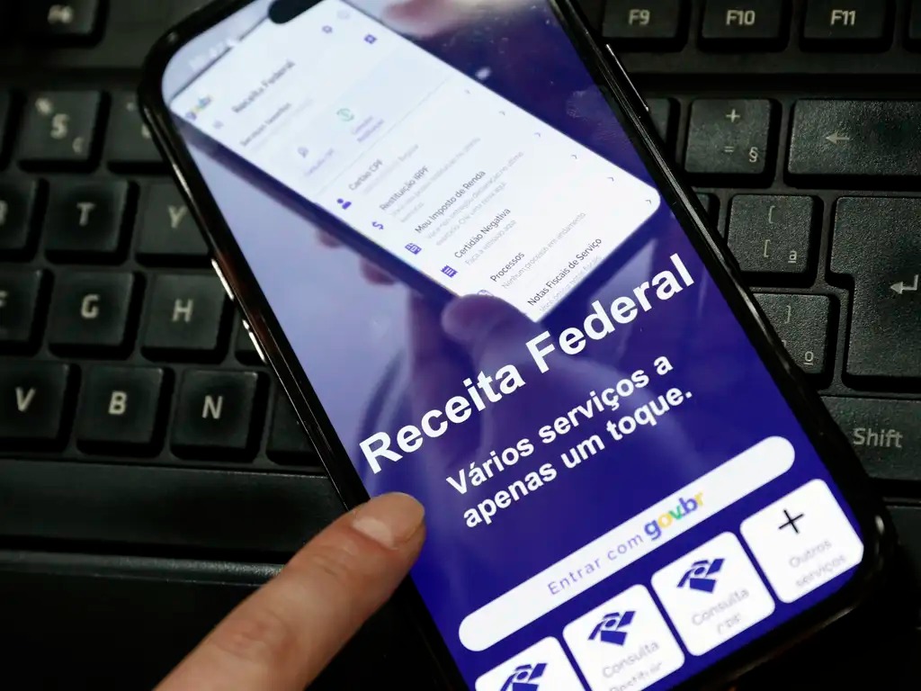 Brasileiros planejam usar restituição do IR para investir e guardar dinheiro
