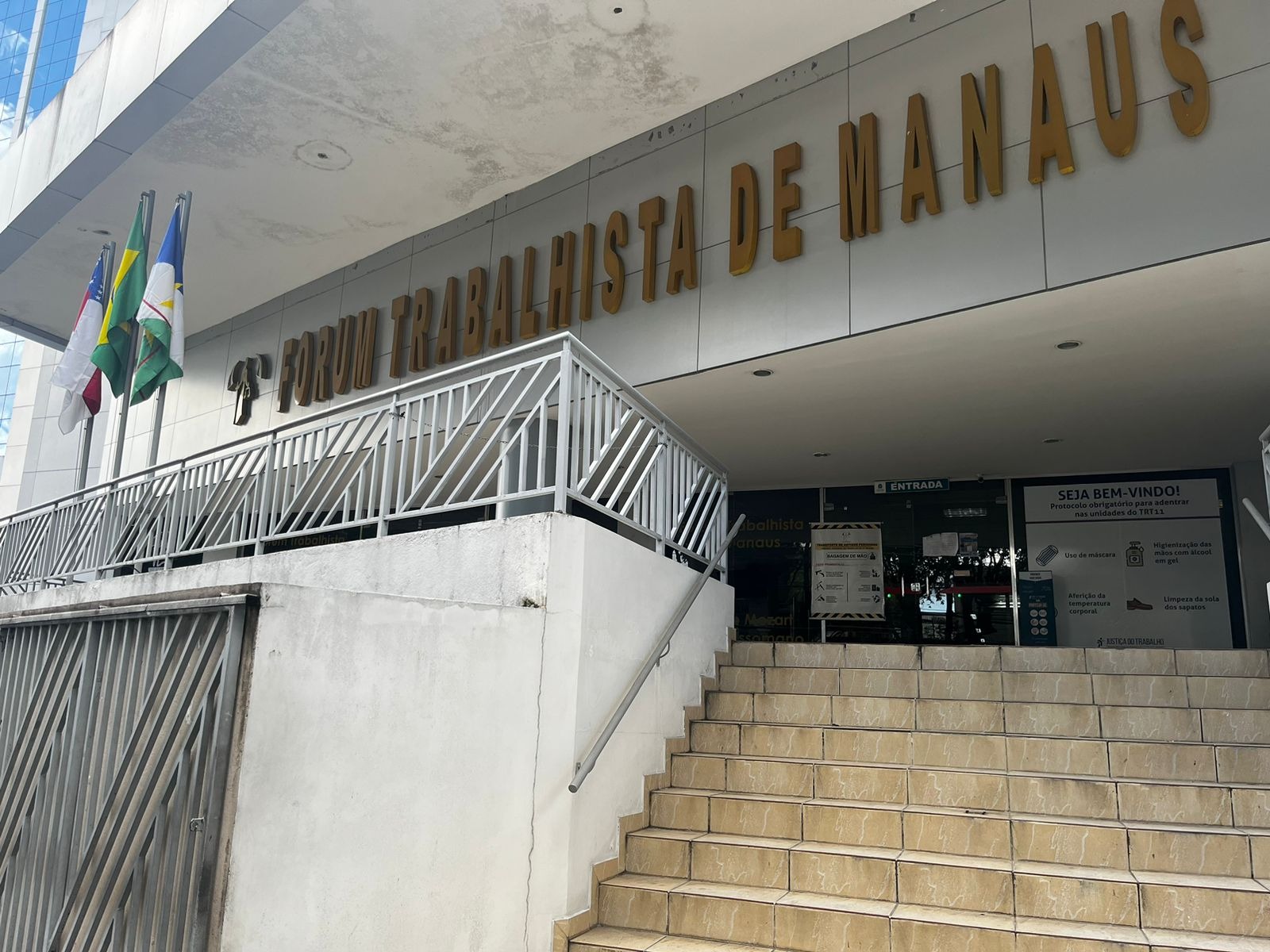 Manaus recebe campanha de arrecadação de livros sobre a Amazônia