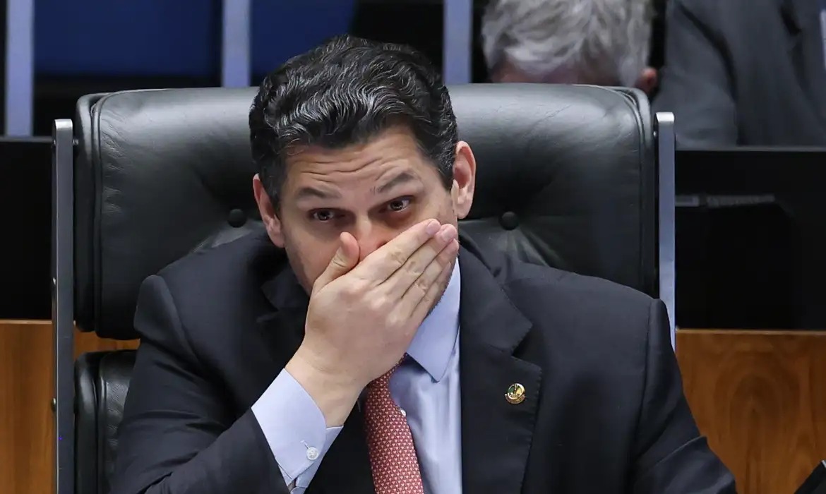 PEC da oposição prevê contrato por hora trabalhada e negociação individual