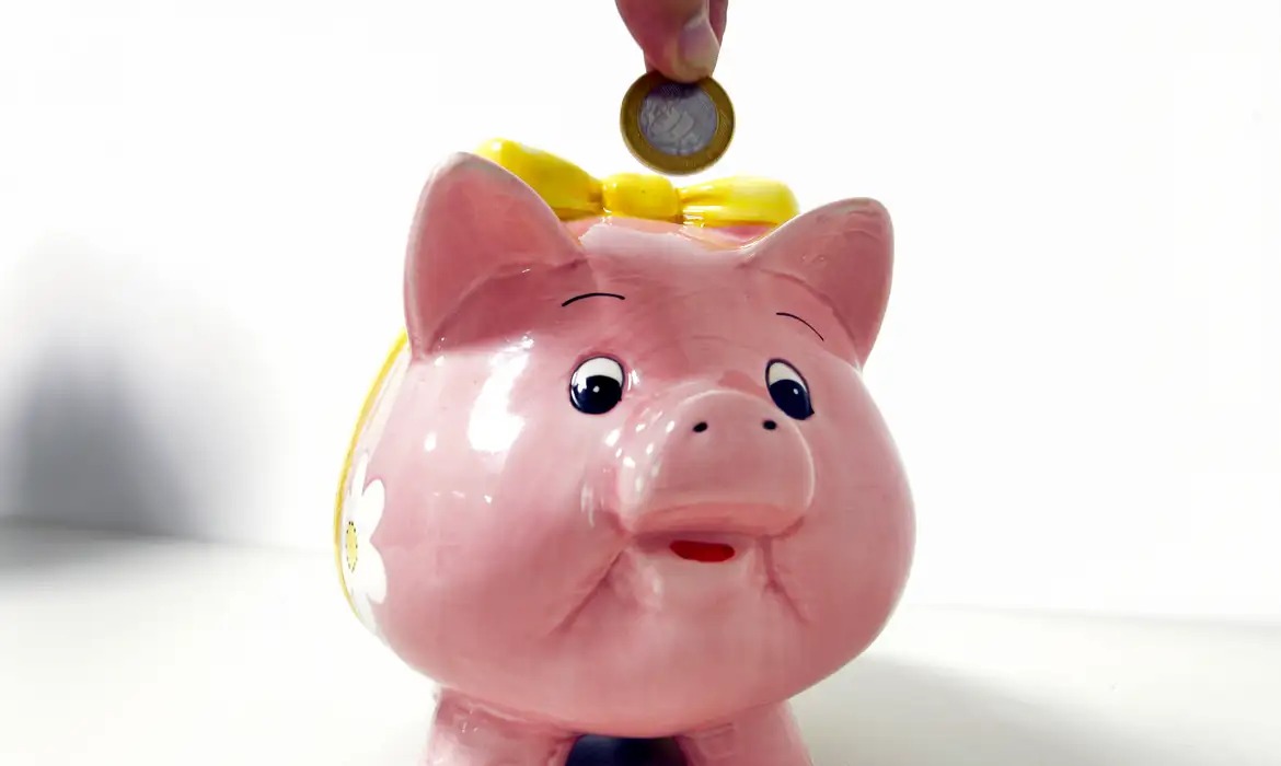 Saques da poupança acumulam R$ 39 bilhões