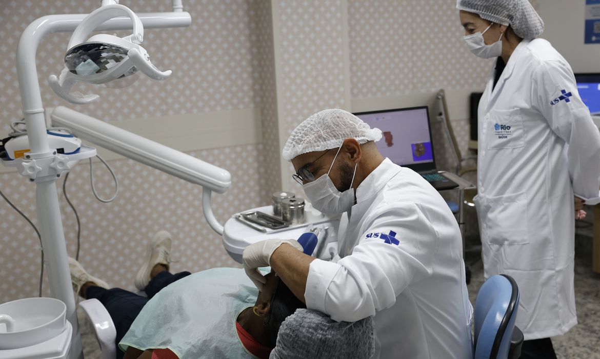 Piso de médicos no setor privado será reajustado com base na inflação