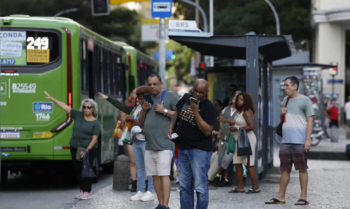 Nova lei promete melhorar transporte nas cidades