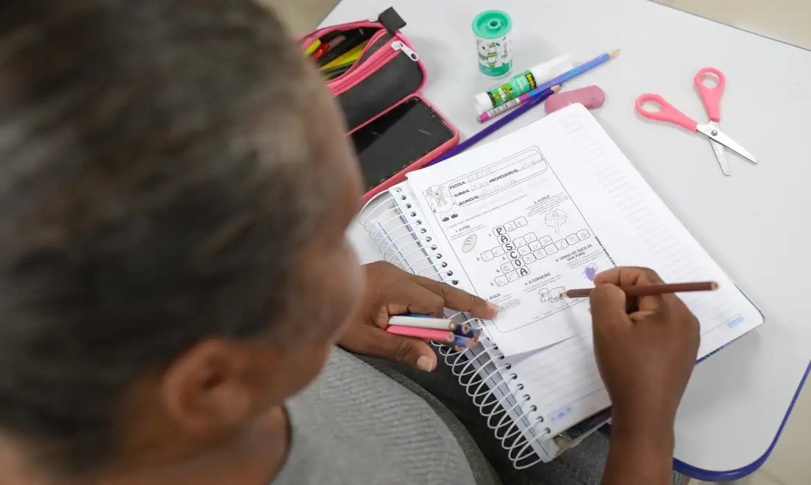 IBGE: maioria dos analfabetos no Brasil tem mais de 60 anos
