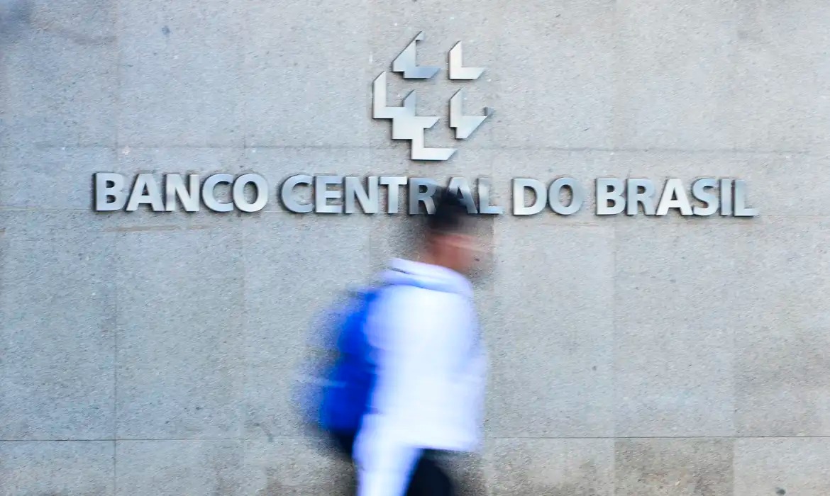 Mercado melhora previsão para crescimento do PIB brasileiro em 2026
