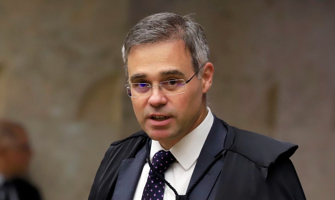 André Mendonça analisará pedido sobre financiamento do filme Dark Horse no STF