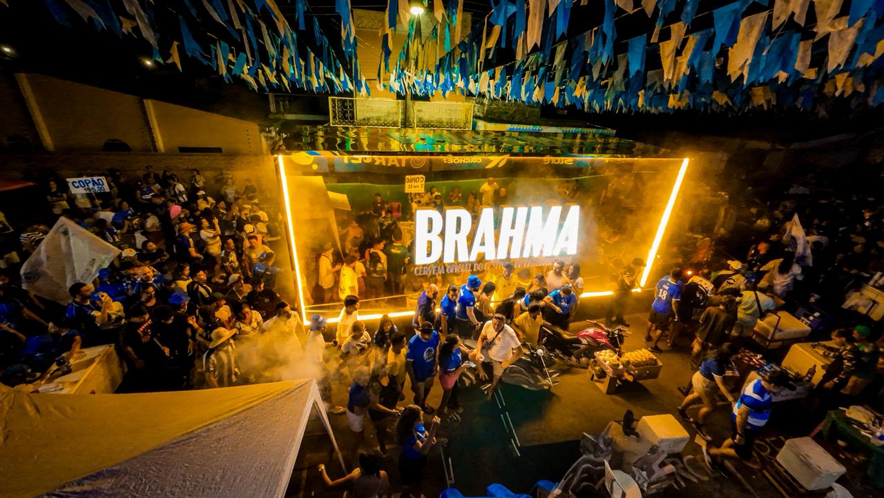 Festival de Parintins 2026: Brahma brinda vitória do Caprichoso com caminhão dourado