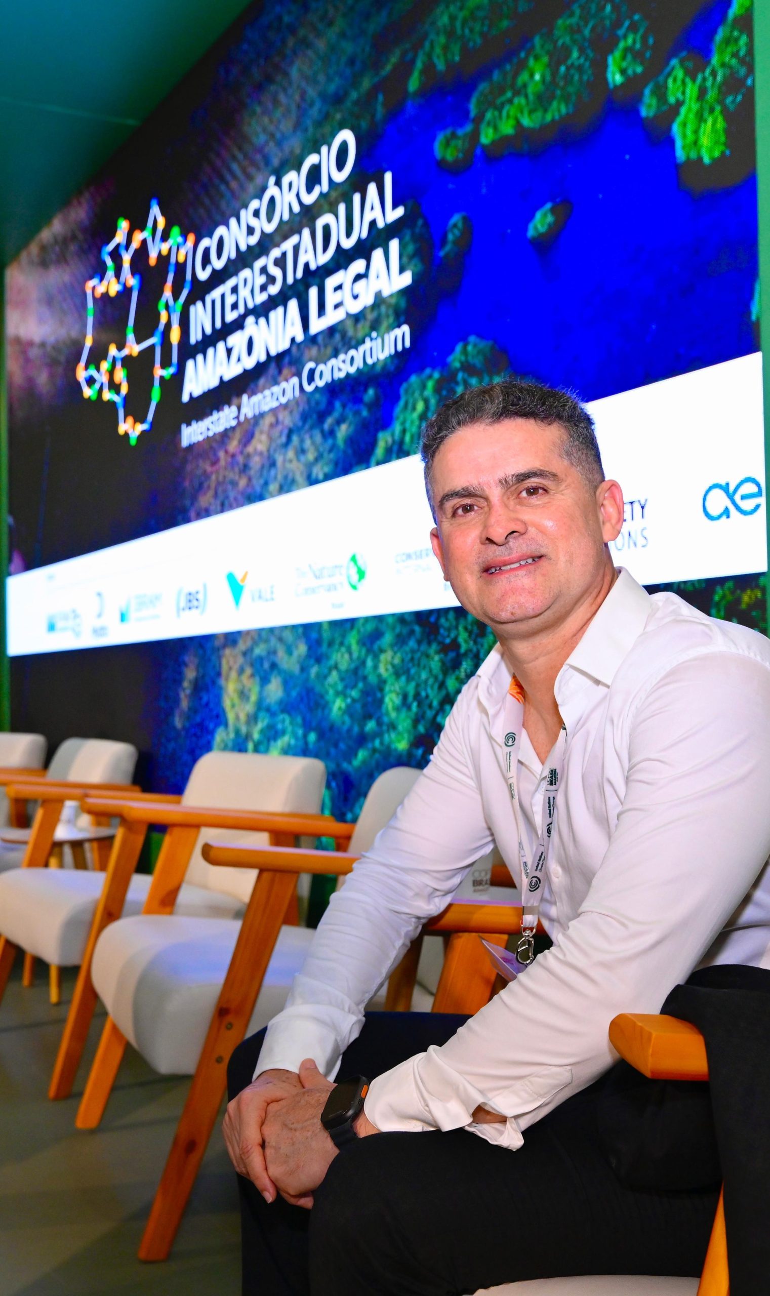 David Almeida questiona destino de bilhões em empréstimos do Amazonas