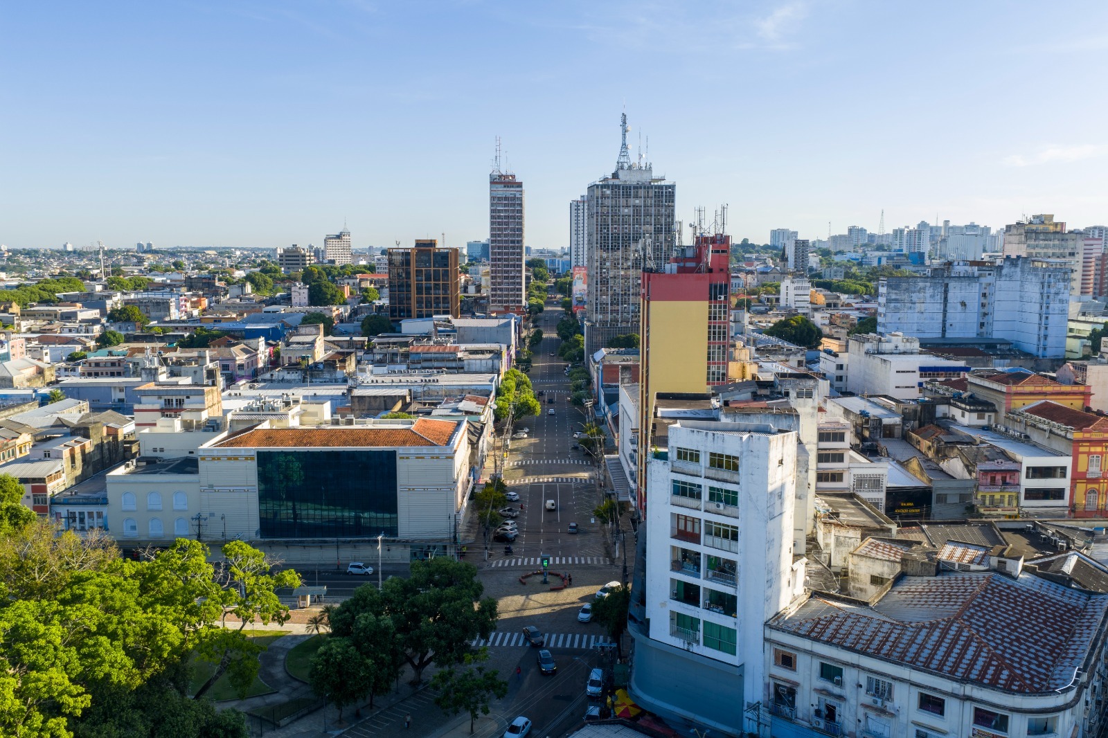 Implurb oferece atendimento por WhatsApp para processos de licenciamento em Manaus