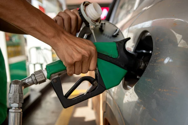 Nova gasolina E32 pode contribuir para reduzir emissões de carbono no Brasil