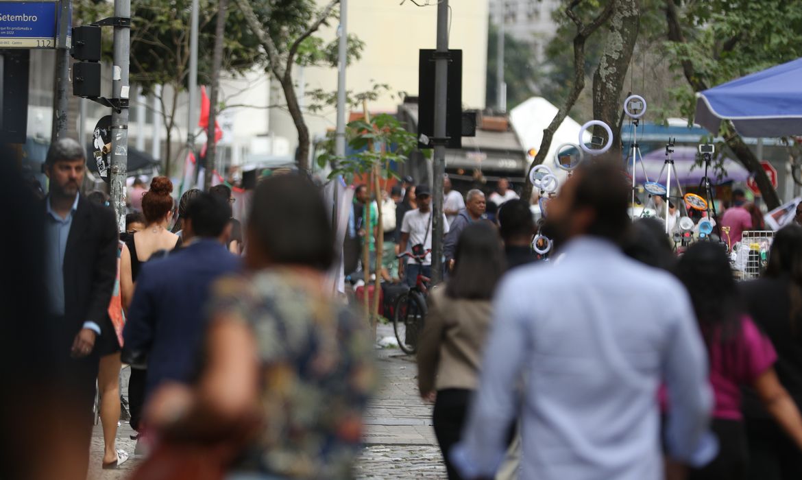 Como identificar os entrevistadores da Pesquisa Nacional de Saúde do IBGE