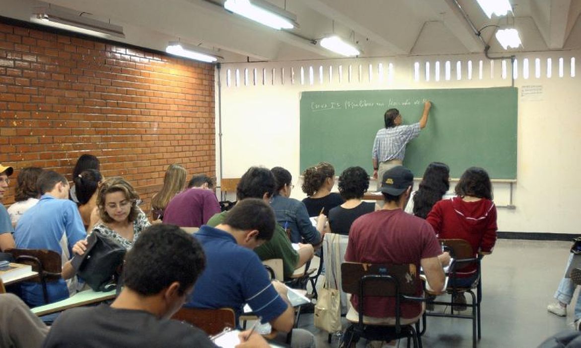 MEC amplia política de educação integral com formação de profissionais