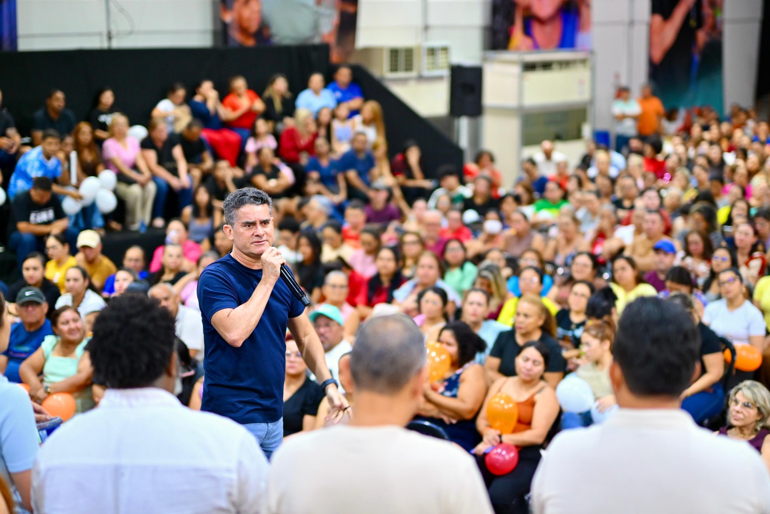 David Almeida debate futuro da educação com professores e especialistas no Amazonas