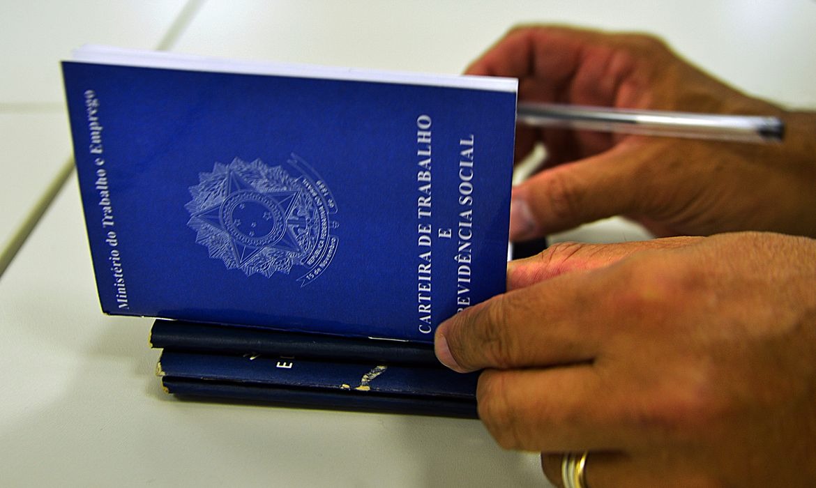 Brasil acumula 767 mil empregos formais e mantém crescimento do mercado de trabalho