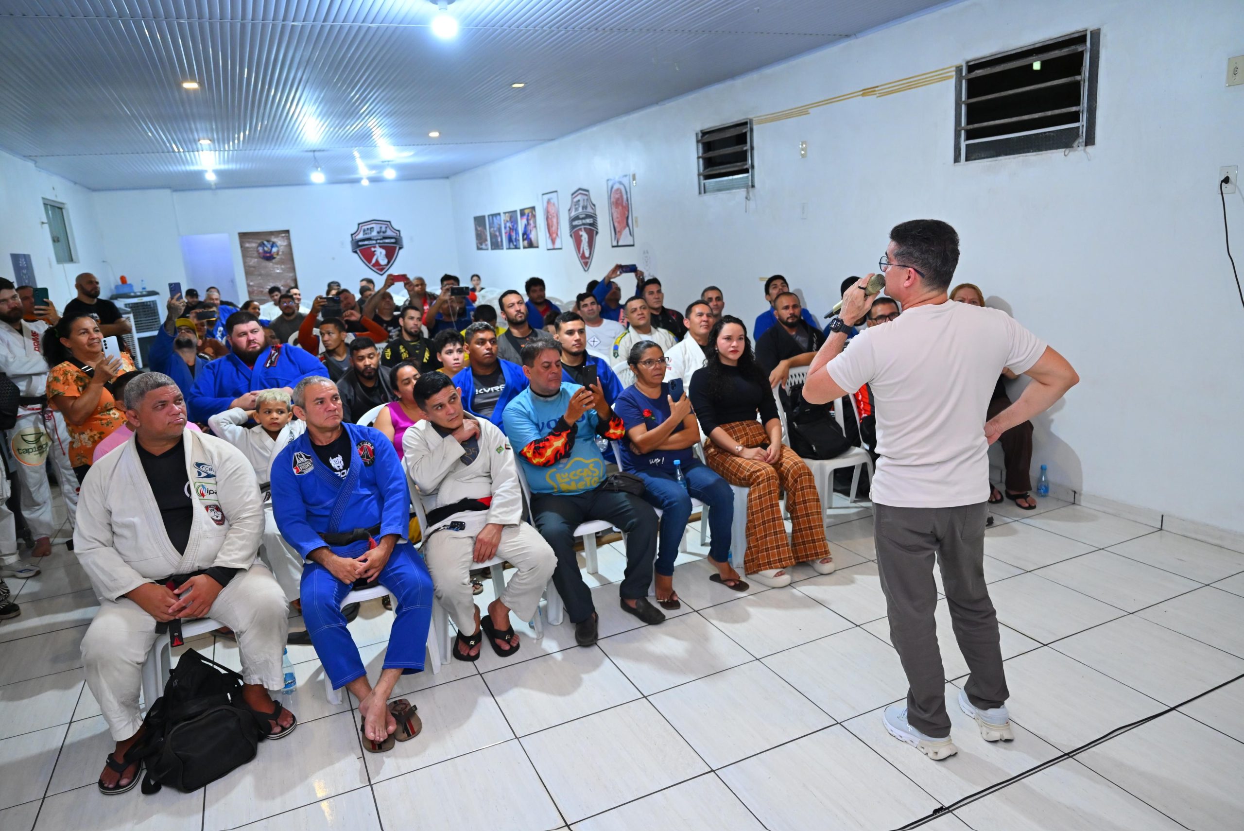 Candidato Marcos Patrício reúne atletas com David Almeida
