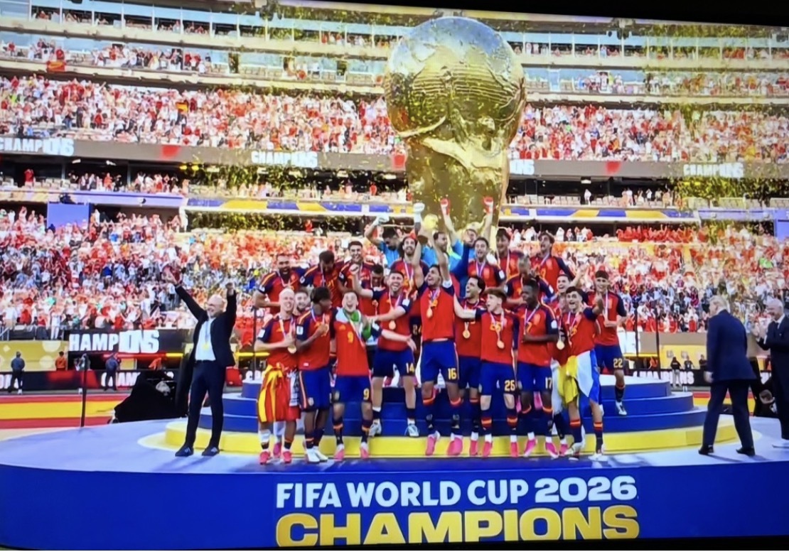 Espanha campeã do mundo domina e levanta taça