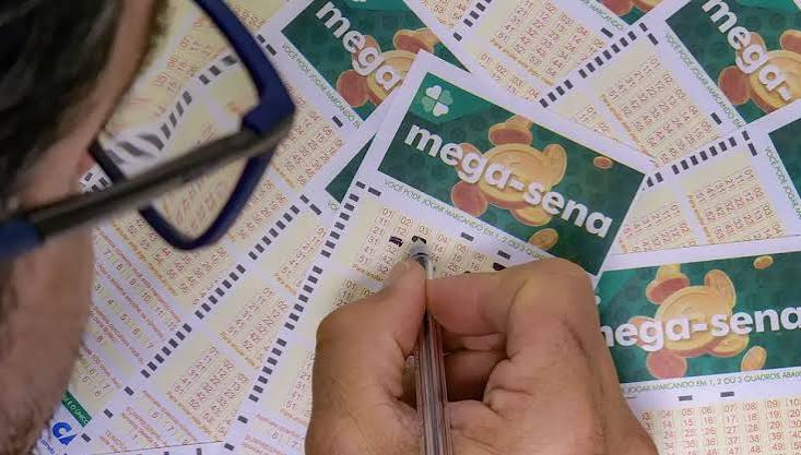 Sorteio da Mega-Sena terá transmissão ao vivo nesta quinta-feira