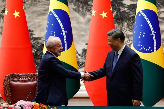 Lula e Xi Jinping discutem conflitos globais e segurança internacional