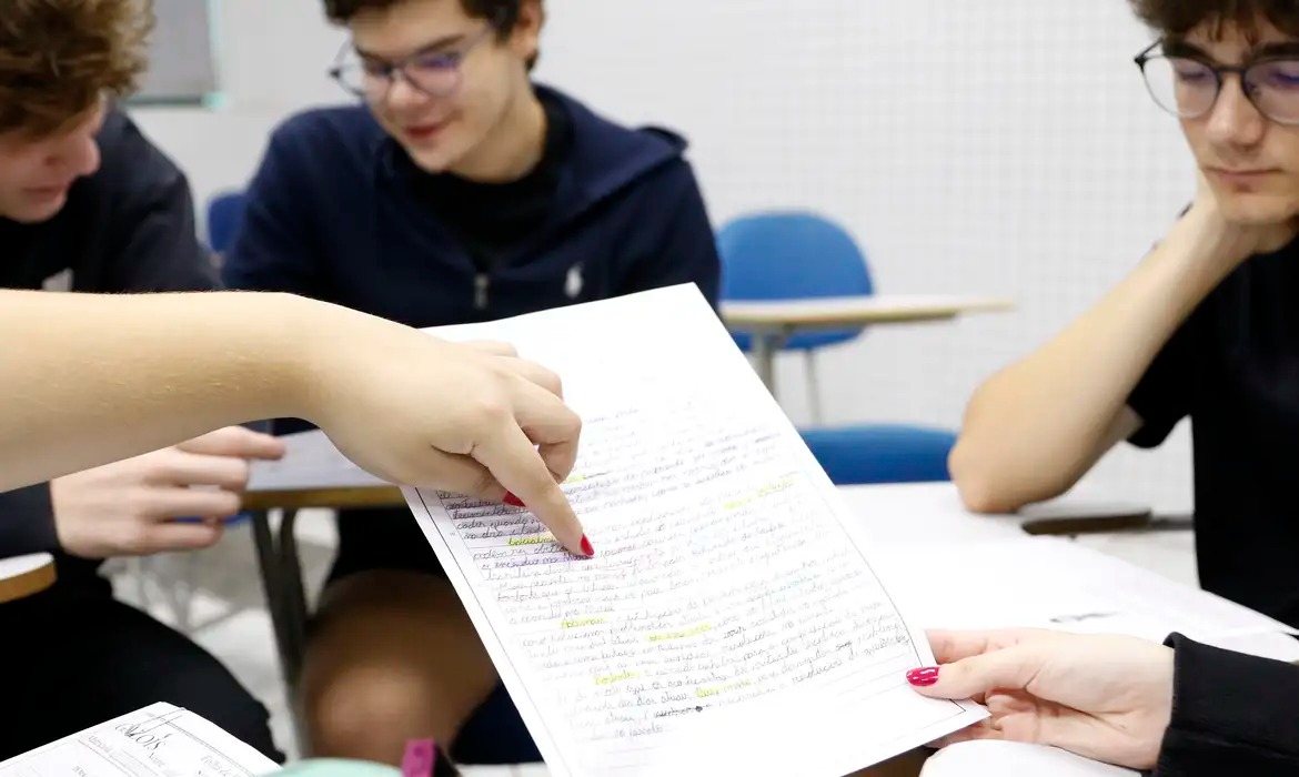 Encceja 2026 redação: prepare-se melhor