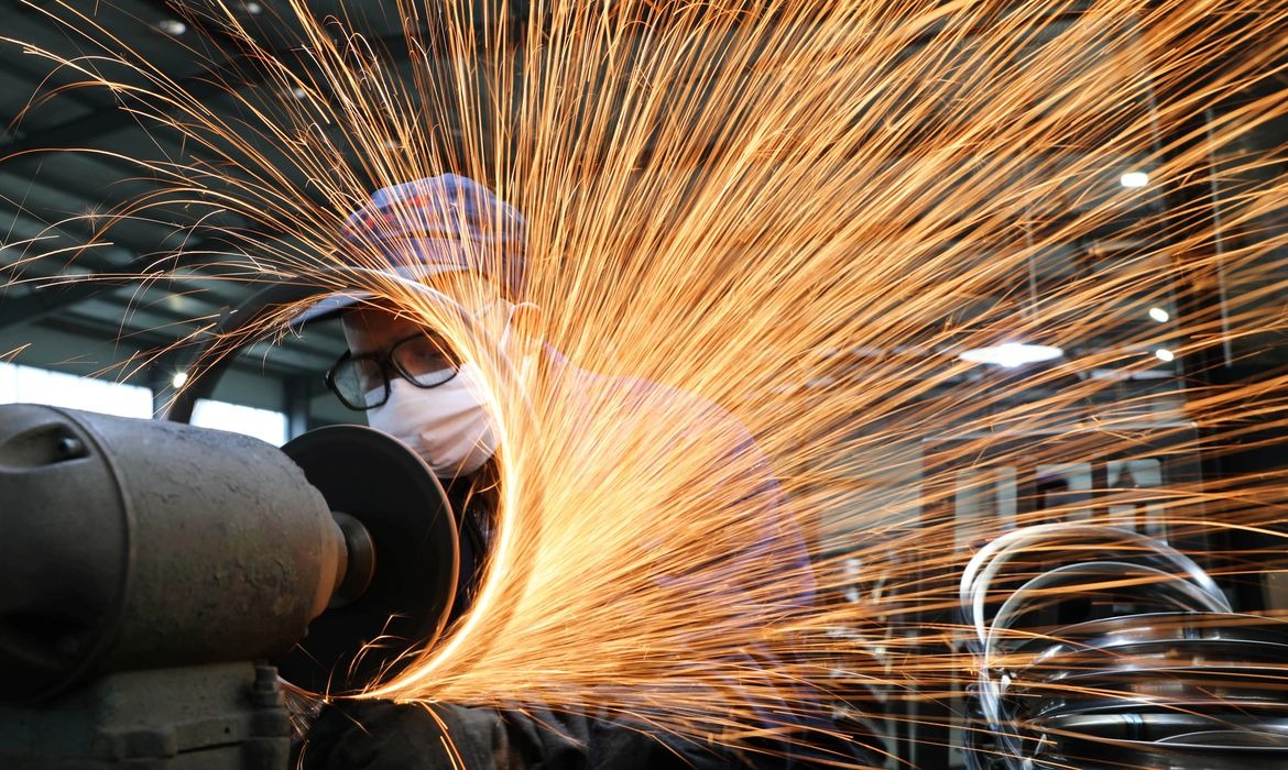 Indústria cai 1,8%, mas setores têm desempenhos diferentes