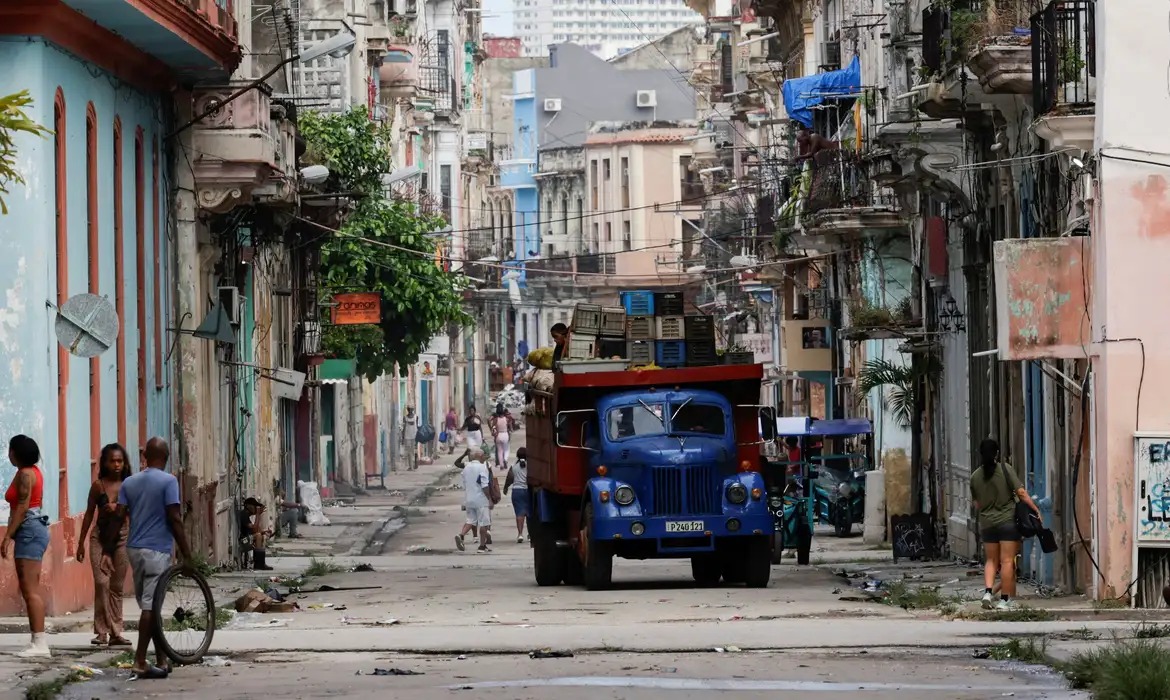 ONU pede cooperação internacional para evitar emergência humanitária em Cuba