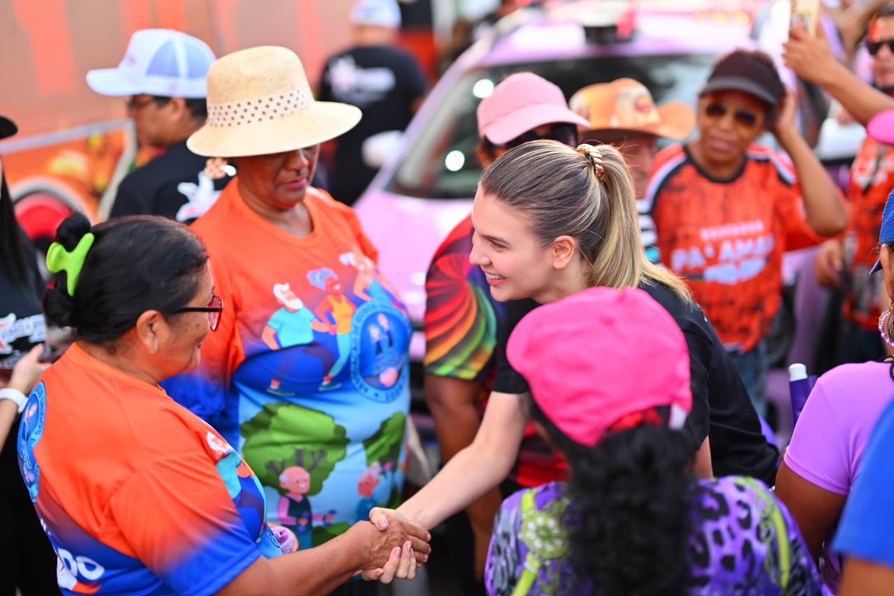 Caminhada em Manaus reforça combate à violência contra a mulher