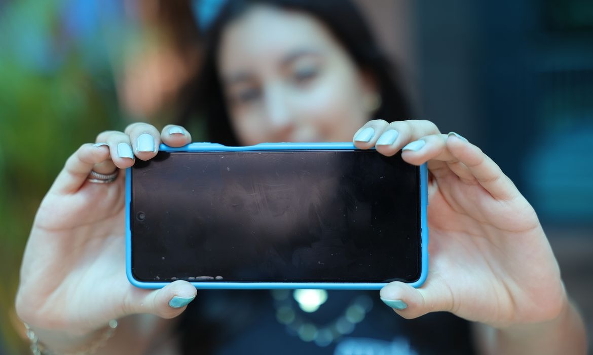 Pesquisa revela como adolescentes enxergam o futuro da internet