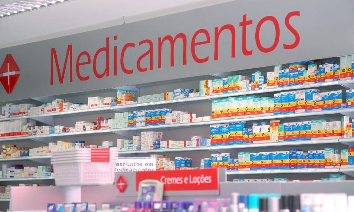 Farmácia Popular pode oferecer exames, testes rápidos e teleatendimento