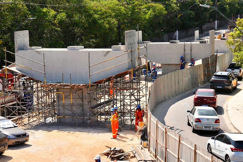 Obras do Passarão avançam com construção de elevado em Manaus