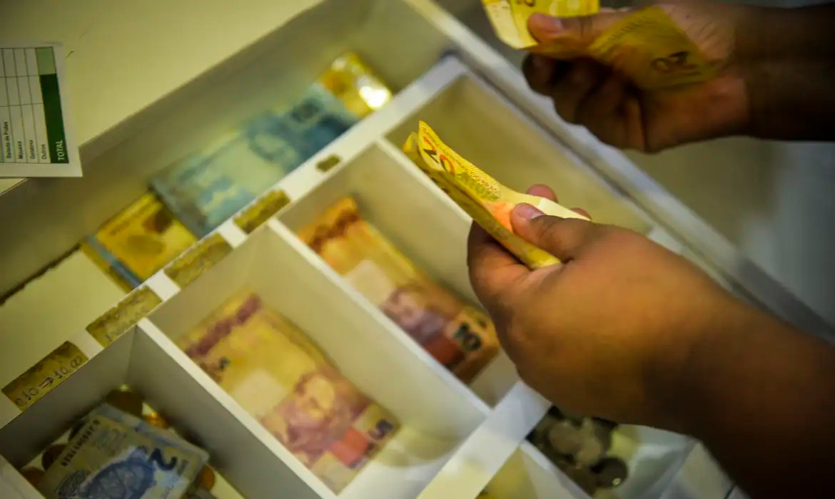 Abono salarial 2026: veja onde sacar o benefício