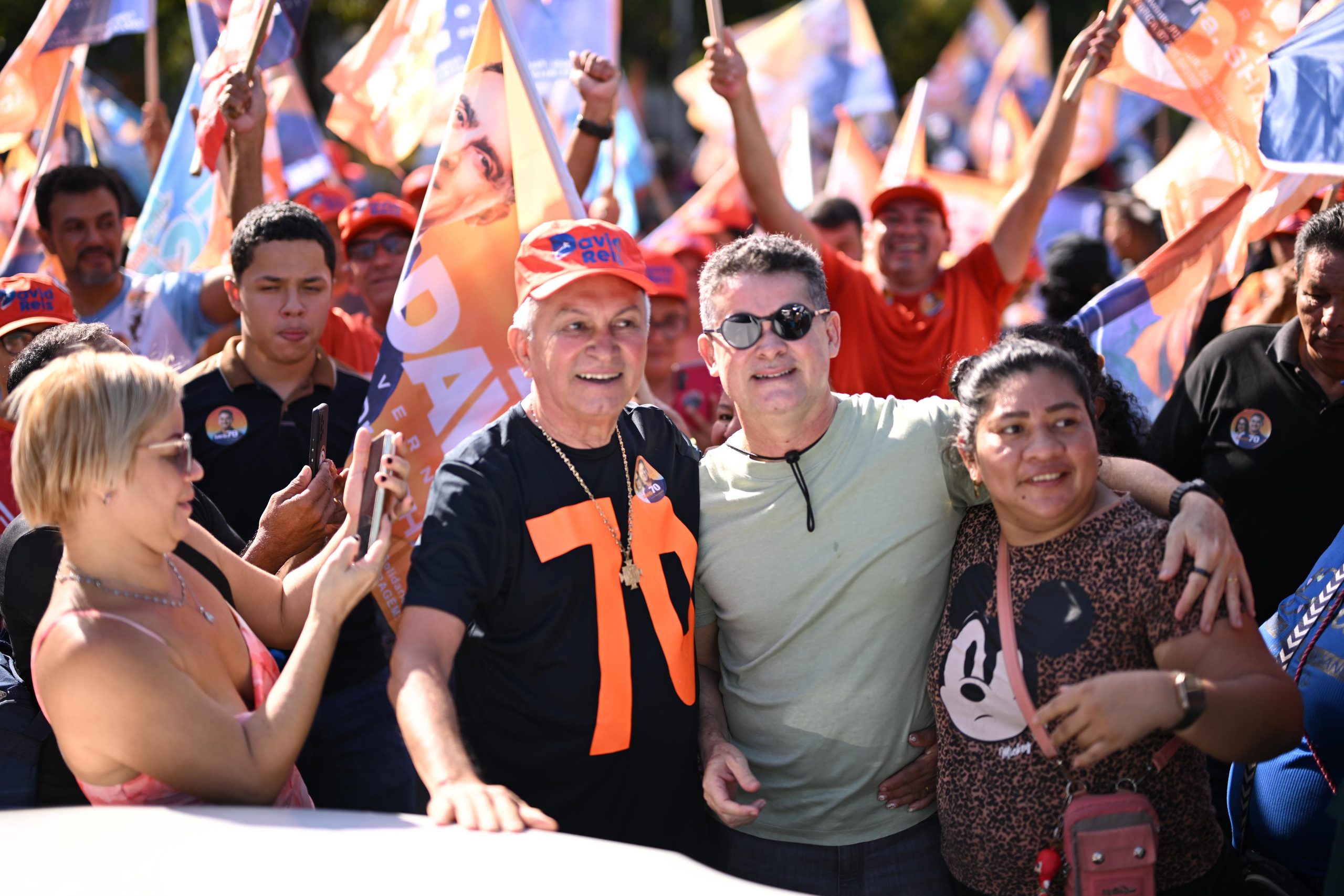 David Almeida marca presença em bandeiraços por Manaus neste domingo