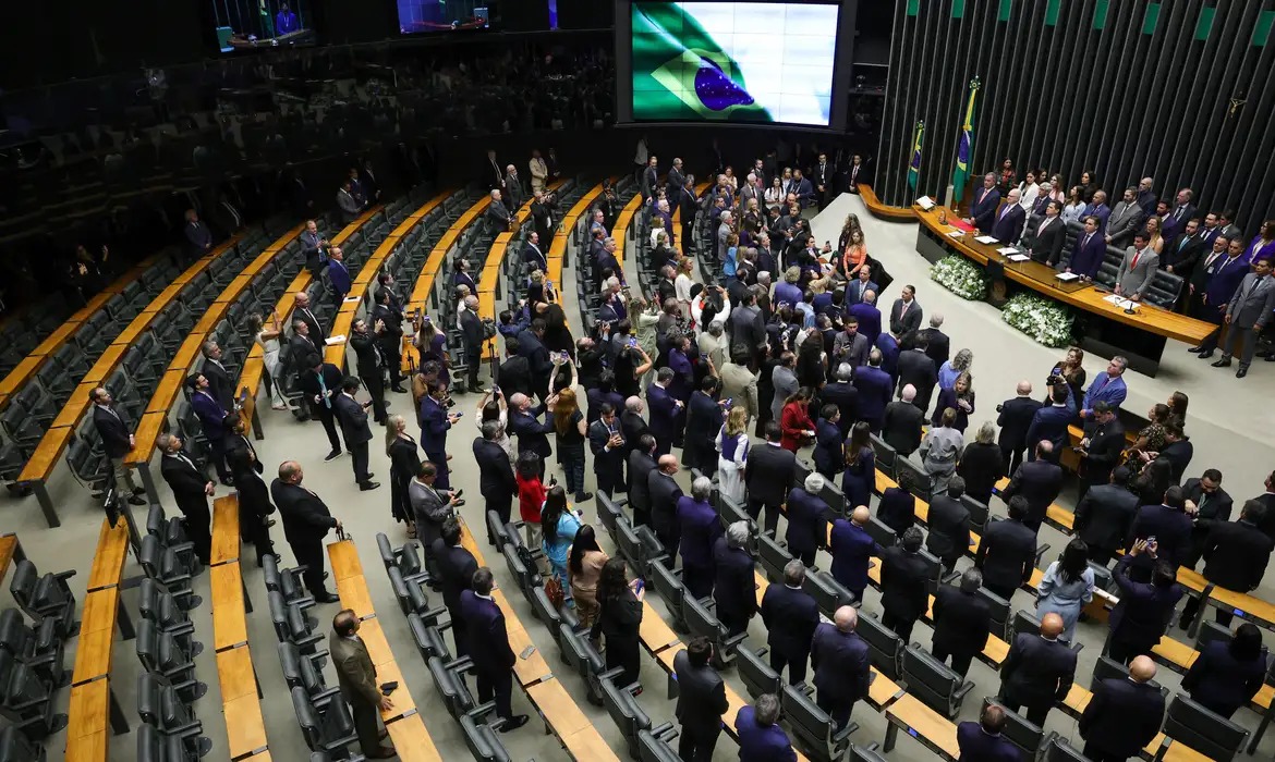 Taxa das blusinhas: veja o que pode mudar para o consumidor