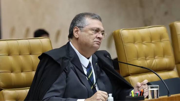 Dino pede apuração da PF após TCU detectar problemas na aplicação de emendas Pix