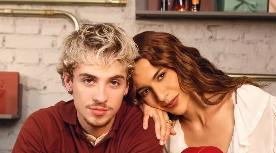 Juliano Floss anuncia fim do namoro com Marina Sena nas redes