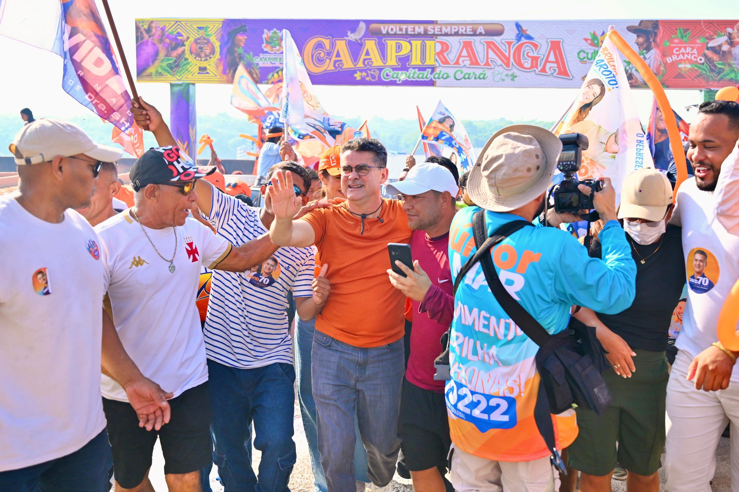 David Almeida reúne apoiadores em carreata realizada em Caapiranga