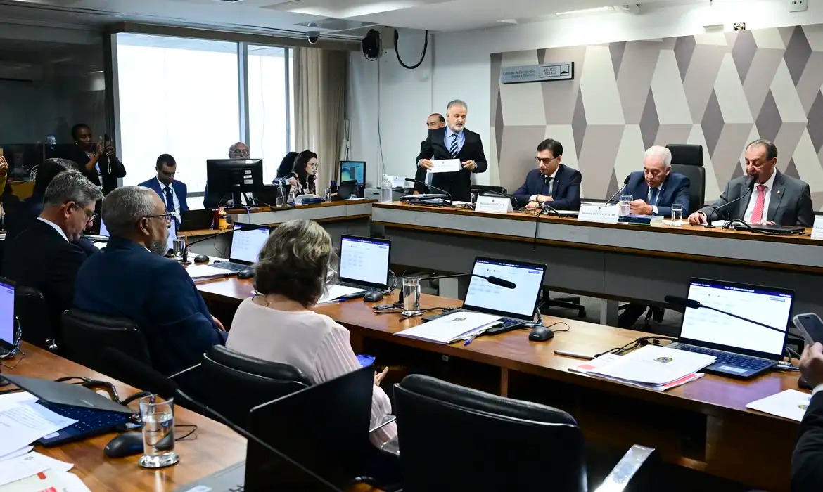 Fim da escala 6x1: veja as principais mudanças previstas pela PEC