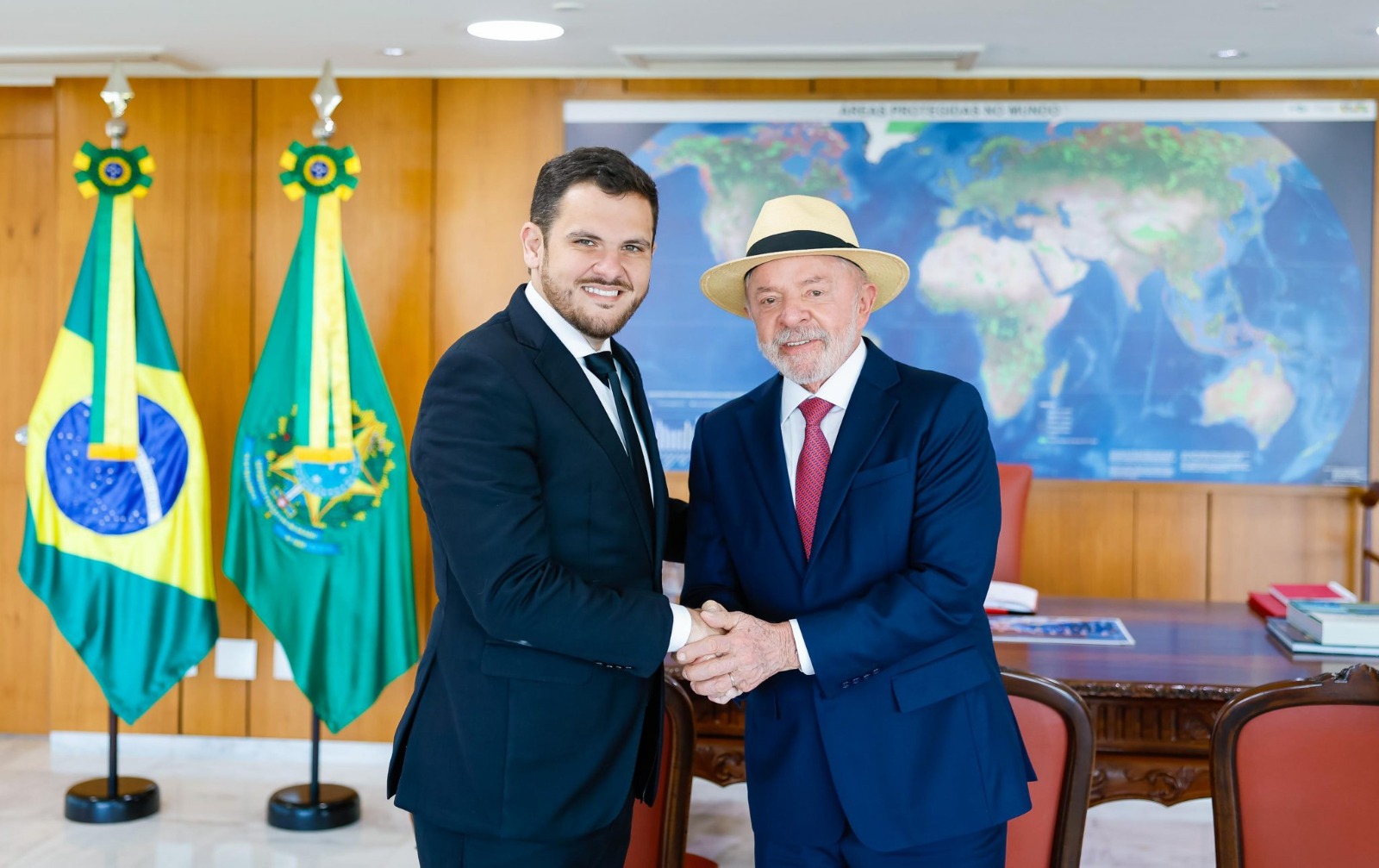 Prefeito Renato Junior anuncia R$ 100 milhões para obras na zona Sul de Manaus
