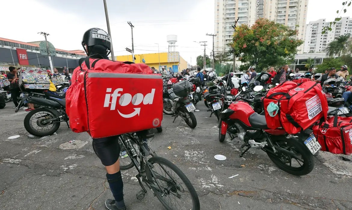 Entregas por aplicativo representam 19,2% do trabalho em plataformas
