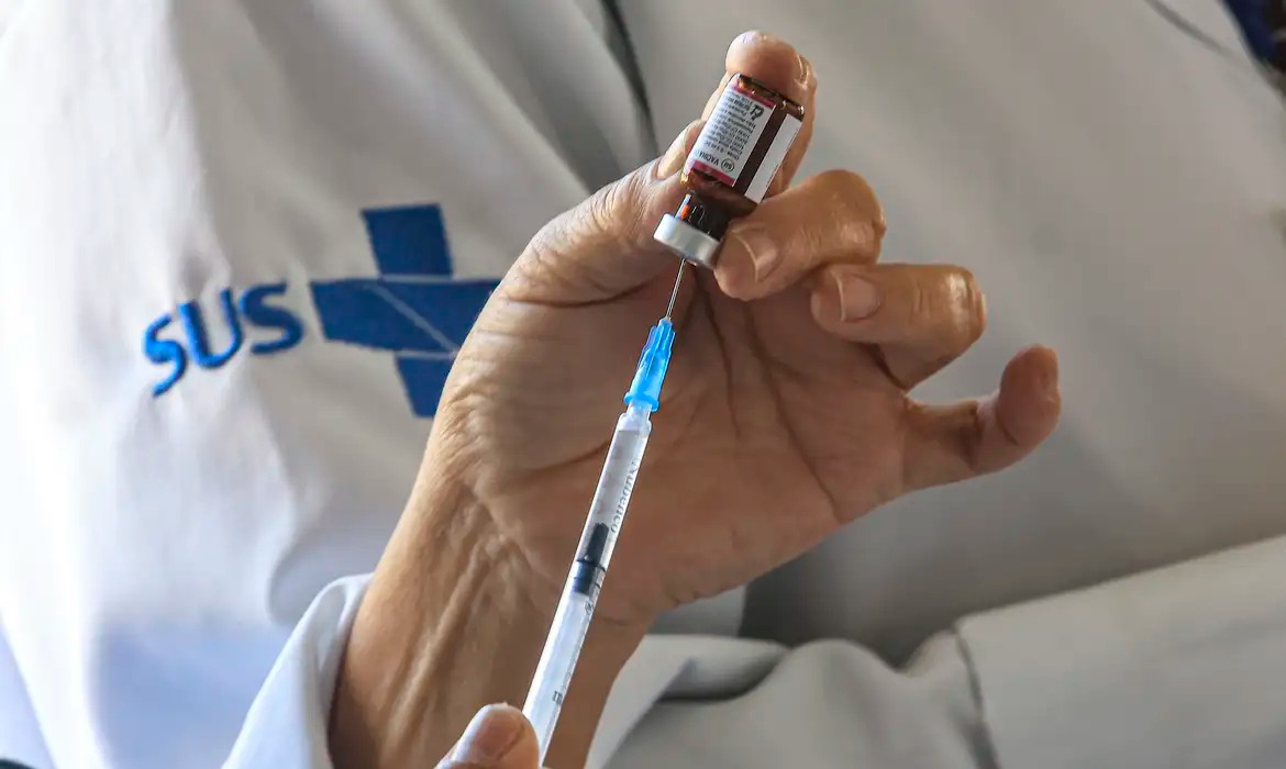 Anvisa autoriza proteção contra meningite desde as primeiras semanas de vida