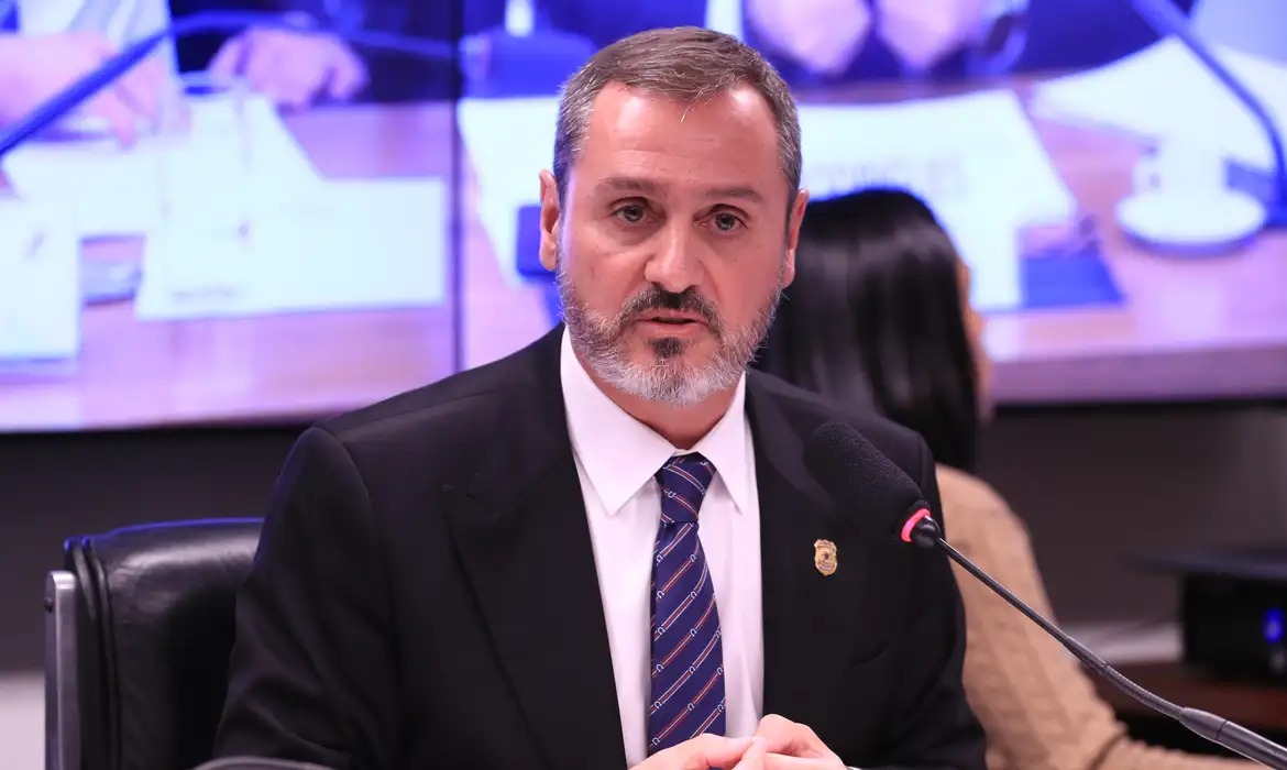 Flávio Dino reverte decisão que afastou Andrei Rodrigues da Polícia Federal