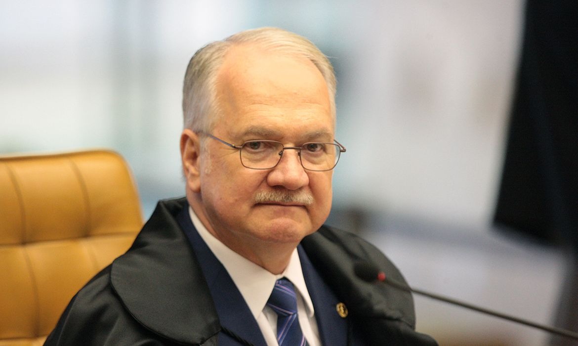 Fachin manda retirar sigilo de documentos da Operação Compliance Zero em 24 horas