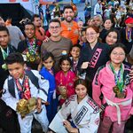 David Almeida recebe medalhas e homenagem de representantes do esporte em Manaus