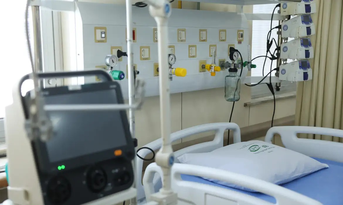 SUS avança em cirurgias eletivas com alta nacional de 8% no primeiro semestre