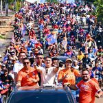 David Almeida realiza caminhada no Centro de Maués e ouve população